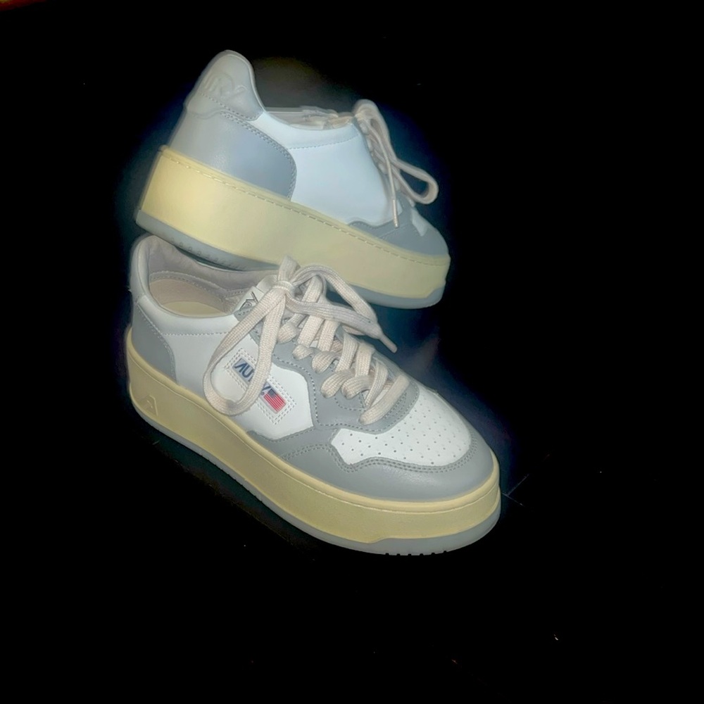 Autry platform medalist sneakers